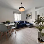 Golden House Sesimbra