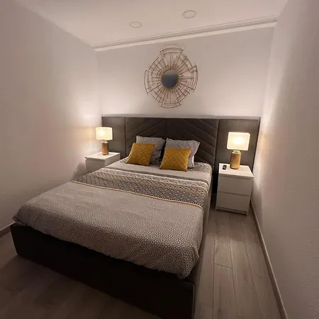 Golden House Διαμέρισμα Σεσίμπρα